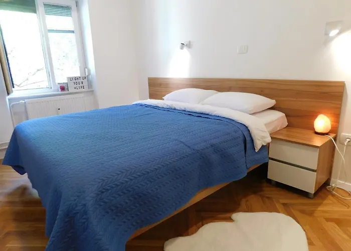 Modern Hrenova Street Appartement