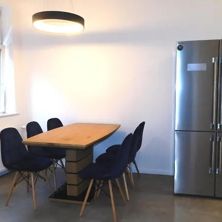 Modern Hrenova Street Apartment *
